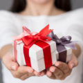 Какие подарки нельзя дарить и почему — приметы